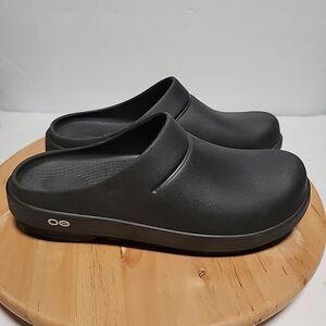 OEFOS  BLACK RUBBER  CLOGS MULES SHOES  MEN'S 9 WOMEN'S 11